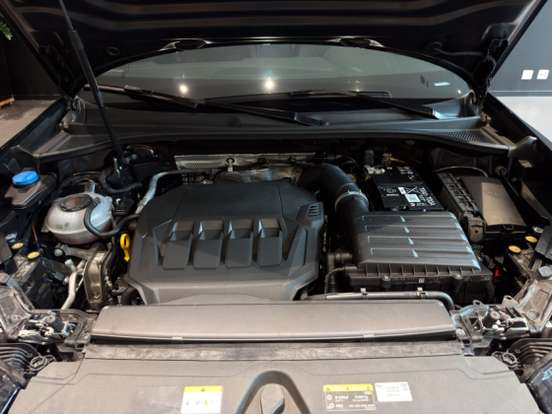 AUDI-Q3-2023
