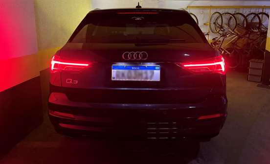 AUDI-Q3-2021