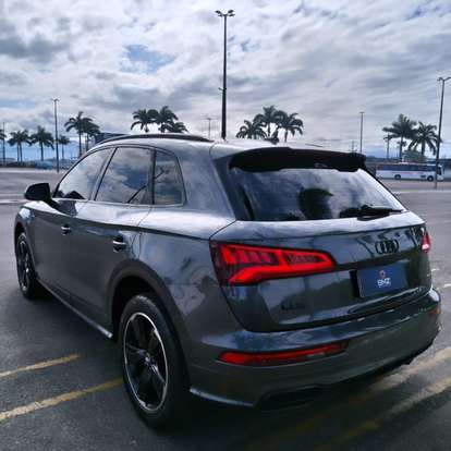 AUDI-Q5-2020