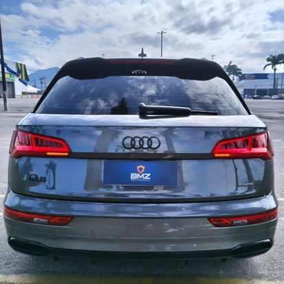 AUDI-Q5-2020