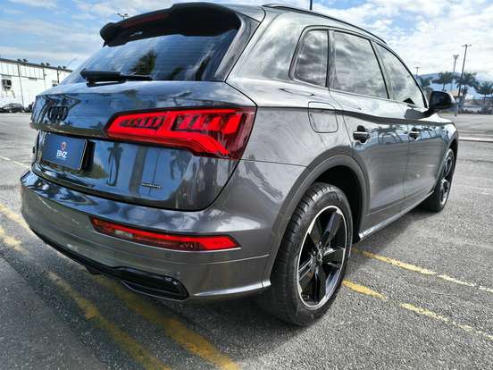 AUDI-Q5-2020