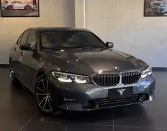 BMW 320i 2.0 16V TURBO GASOLINA SPORT AUTOMÁTICO BMW 320i 2.0 16V TURBO GASOLINA SPORT AUTOMÁTICO