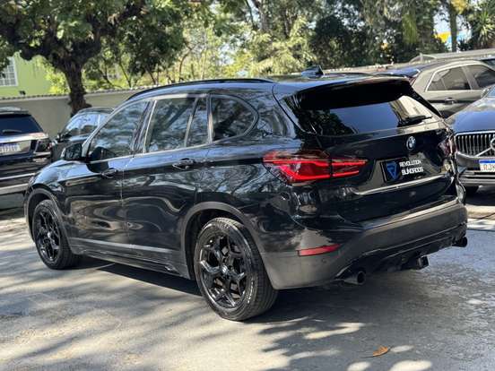 BMW-X1-2.0 16V TURBO ACTIVEFLEX SDRIVE20I X-LINE 4P AUTOMÁTICO BMW-X1-2017