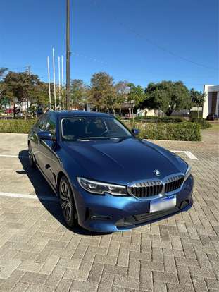 BMW-320i-2021