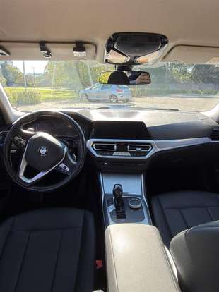BMW-320i-2021