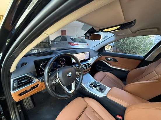 BMW-320i-2023