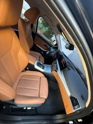 BMW-320i-2023