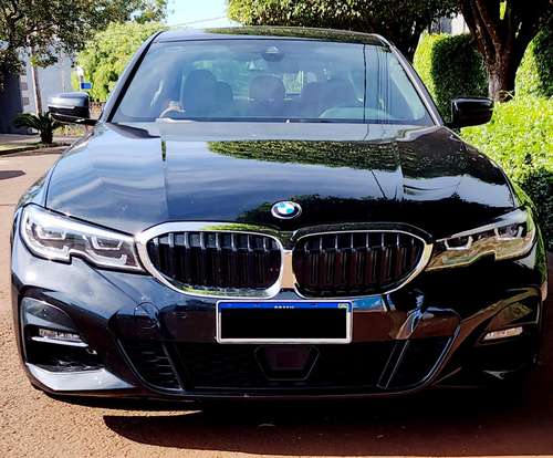 BMW-320i-2021