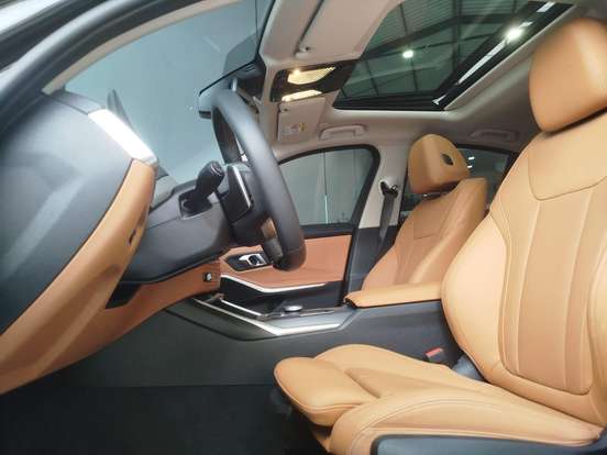 BMW-320i-2025