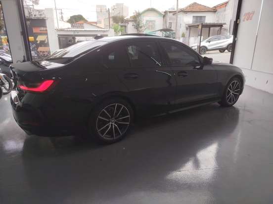 BMW-320i-2025