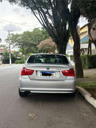 BMW-325i-2010