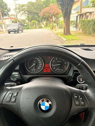 BMW-325i-2010