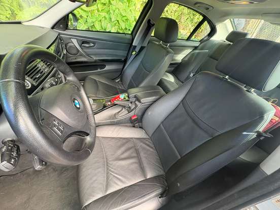 BMW-325i-2010
