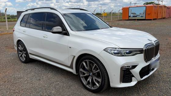 BMW X7 4.4 V8 GASOLINA M50i DARK SHADOW EDITION STEPTRONIC