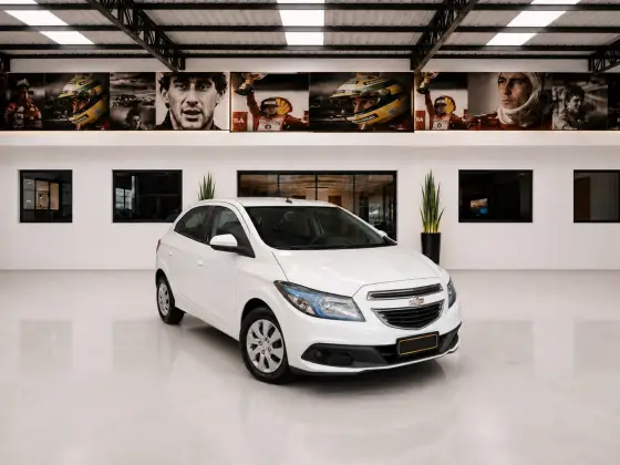 CHEVROLET ONIX 1.4 MPFI LT 8V FLEX 4P MANUAL CHEVROLET ONIX 1.4 MPFI LT 8V FLEX 4P MANUAL