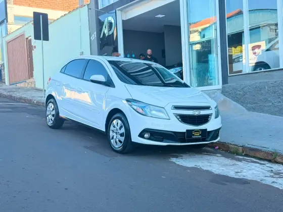 CHEVROLET ONIX 1.4 MPFI LT 8V FLEX 4P MANUAL