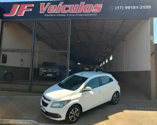 CHEVROLET ONIX 1.4 MPFI LT 8V FLEX 4P MANUAL CHEVROLET ONIX 1.4 MPFI LT 8V FLEX 4P MANUAL