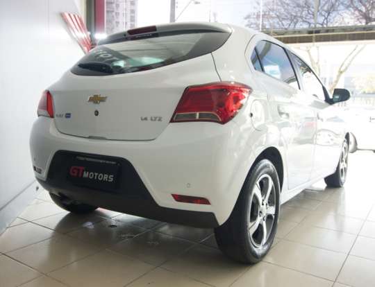 CHEVROLET-ONIX-2017