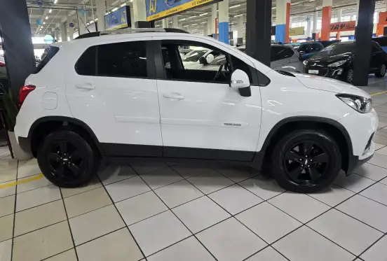 CHEVROLET-TRACKER-2018