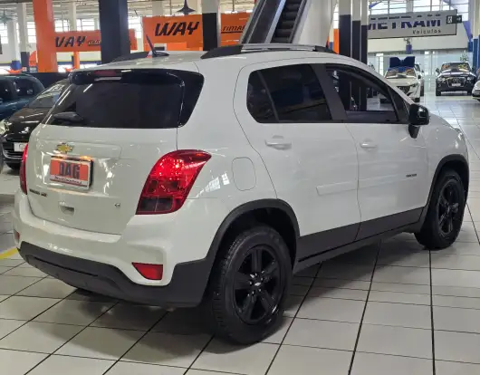 CHEVROLET-TRACKER-2018