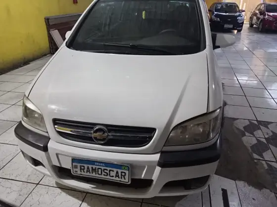 CHEVROLET ZAFIRA 2.0 MPFI ELEGANCE 8V FLEX 4P MANUAL