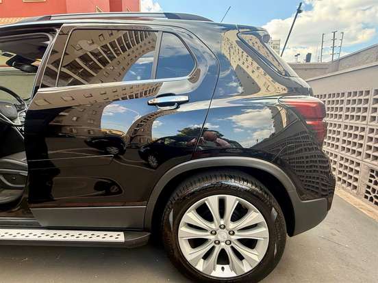CHEVROLET-TRACKER-2018