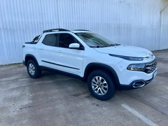 FIAT TORO 1.8 16V EVO FLEX FREEDOM AT6 FIAT TORO 1.8 16V EVO FLEX FREEDOM AT6
