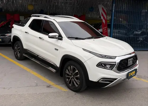 FIAT TORO 2.0 16V TURBO DIESEL RANCH 4WD AT9 FIAT TORO 2.0 16V TURBO DIESEL RANCH 4WD AT9