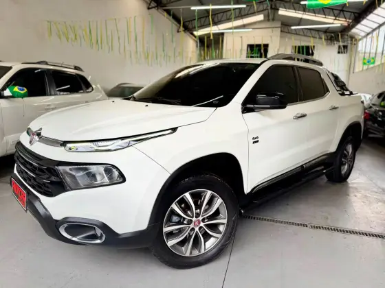 FIAT TORO 2.0 16V TURBO DIESEL VOLCANO 4WD AT9 FIAT TORO 2.0 16V TURBO DIESEL VOLCANO 4WD AT9