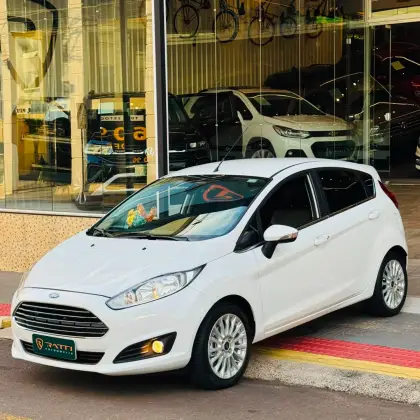 FORD FIESTA 1.6 TITANIUM HATCH 16V FLEX 4P POWERSHIFT FORD FIESTA 1.6 TITANIUM HATCH 16V FLEX 4P POWERSHIFT