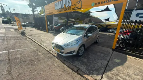 FORD FIESTA 1.6 TITANIUM HATCH 16V FLEX 4P POWERSHIFT FORD FIESTA 1.6 TITANIUM HATCH 16V FLEX 4P POWERSHIFT