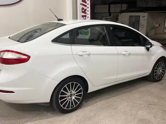 FORD-FIESTA-1.6 TITANIUM PLUS SEDAN 16V FLEX 4P POWERSHIFT FORD-FIESTA-2014