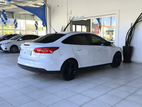 FORD-FOCUS-2.0 SE FASTBACK 16V FLEX 4P POWERSHIFT FORD-FOCUS-2015