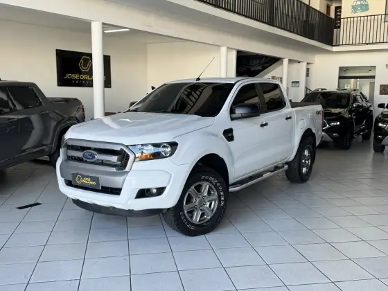 FORD RANGER 2.2 XLS 4X4 CD 16V DIESEL 4P AUTOMÁTICO FORD RANGER 2.2 XLS 4X4 CD 16V DIESEL 4P AUTOMÁTICO