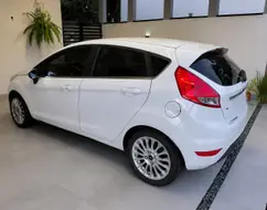 FORD FIESTA 1.6 TITANIUM HATCH 16V FLEX 4P POWERSHIFT FORD FIESTA 1.6 TITANIUM HATCH 16V FLEX 4P POWERSHIFT