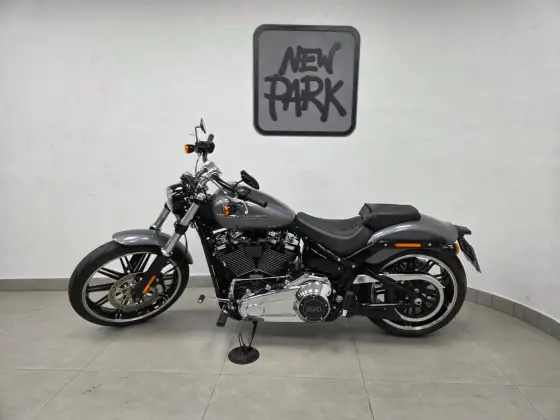 HARLEY-DAVIDSON SOFTAIL BREAKOUT 114 HARLEY-DAVIDSON SOFTAIL BREAKOUT 114