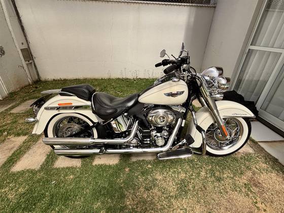 HARLEY-DAVIDSON SOFTAIL DELUXE 