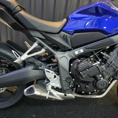 HONDA-CB 650R E-CLUTCH-2026