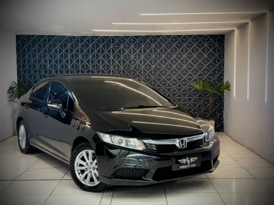 HONDA CIVIC 1.8 LXS 16V FLEX 4P AUTOMÁTICO HONDA CIVIC 1.8 LXS 16V FLEX 4P AUTOMÁTICO