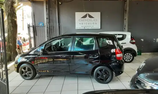 HONDA-FIT-2005