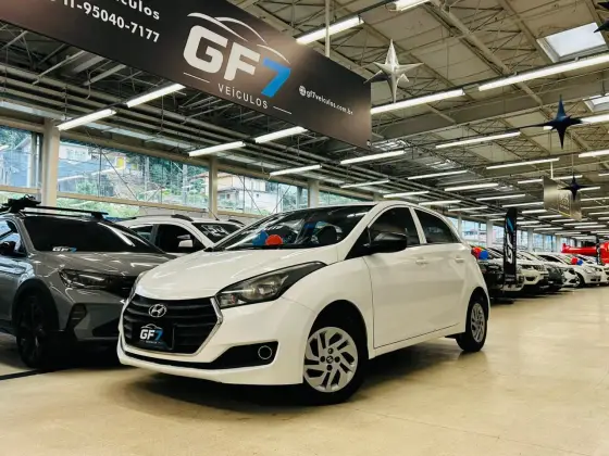 HYUNDAI HB20 1.0 COMFORT PLUS 12V FLEX 4P MANUAL HYUNDAI HB20 1.0 COMFORT PLUS 12V FLEX 4P MANUAL