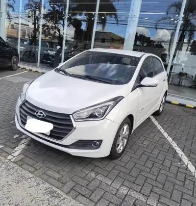 HYUNDAI HB20 1.6 PREMIUM 16V FLEX 4P AUTOMÁTICO HYUNDAI HB20 1.6 PREMIUM 16V FLEX 4P AUTOMÁTICO