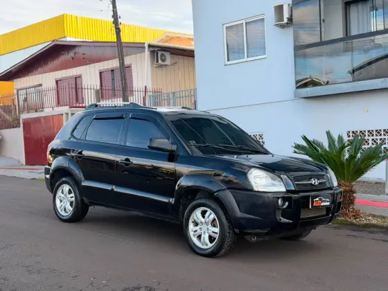 HYUNDAI TUCSON 2.0 MPFI GL 16V 142CV 2WD GASOLINA 4P MANUAL HYUNDAI TUCSON 2.0 MPFI GL 16V 142CV 2WD GASOLINA 4P MANUAL