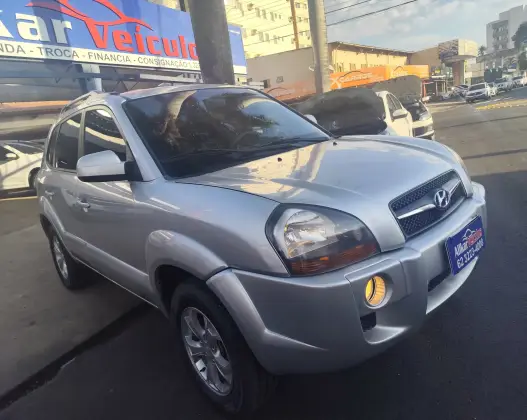 HYUNDAI TUCSON 2.0 MPFI GLS 16V 143CV 2WD FLEX 4P AUTOMÁTICO HYUNDAI TUCSON 2.0 MPFI GLS 16V 143CV 2WD FLEX 4P AUTOMÁTICO