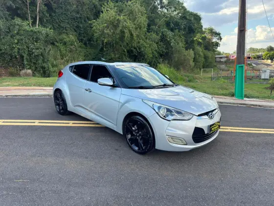 HYUNDAI VELOSTER 1.6 16V GASOLINA 3P AUTOMÁTICO HYUNDAI VELOSTER 1.6 16V GASOLINA 3P AUTOMÁTICO