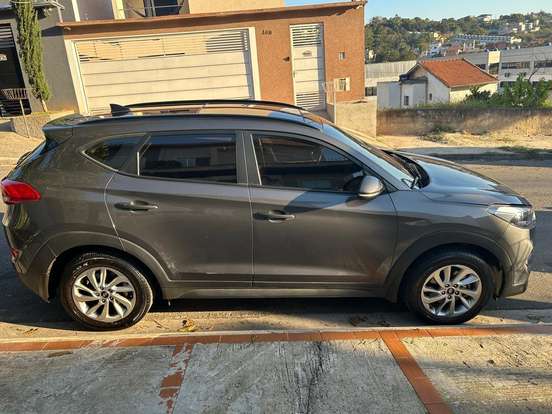 HYUNDAI-TUCSON-2021