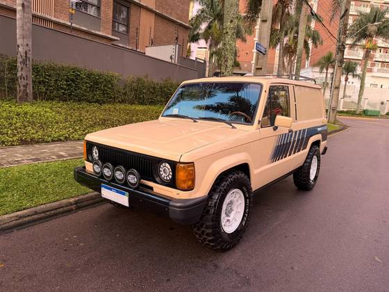 ISUZU TROOPER 2.3 LWB 8V GASOLINA 4P MANUAL