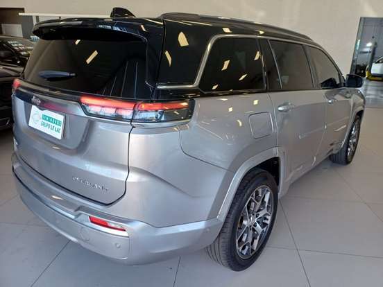 JEEP-COMMANDER-2022