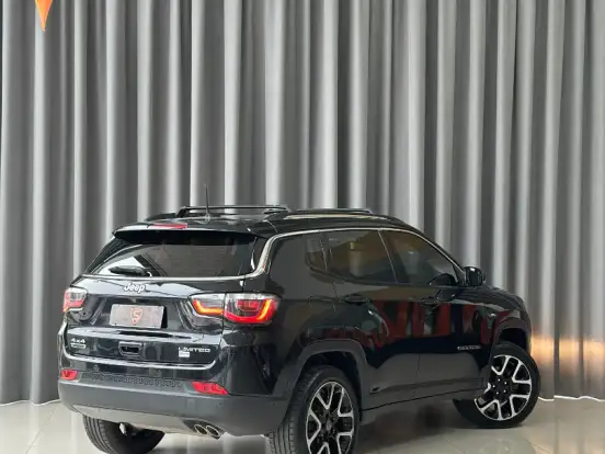 JEEP-COMPASS-2.0 16V DIESEL LIMITED 4X4 AUTOMÁTICO JEEP-COMPASS-2020