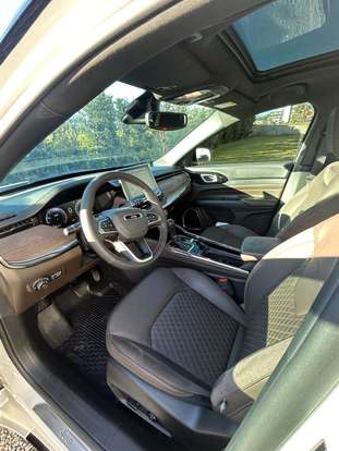 JEEP-COMMANDER-2024